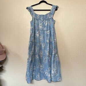 Old Navy Light Wash Chambray & White Floral Print Tiered Maxi Dress Medium